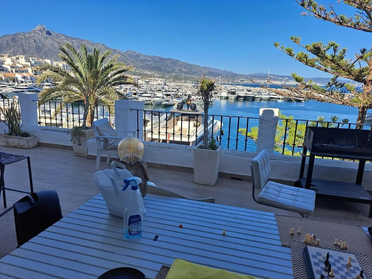 Private Suites In Huge Penthouse 1St Line Puerto Banus, Incredible Views, Jacuzzis Marbella Accommodatie bij particulieren
