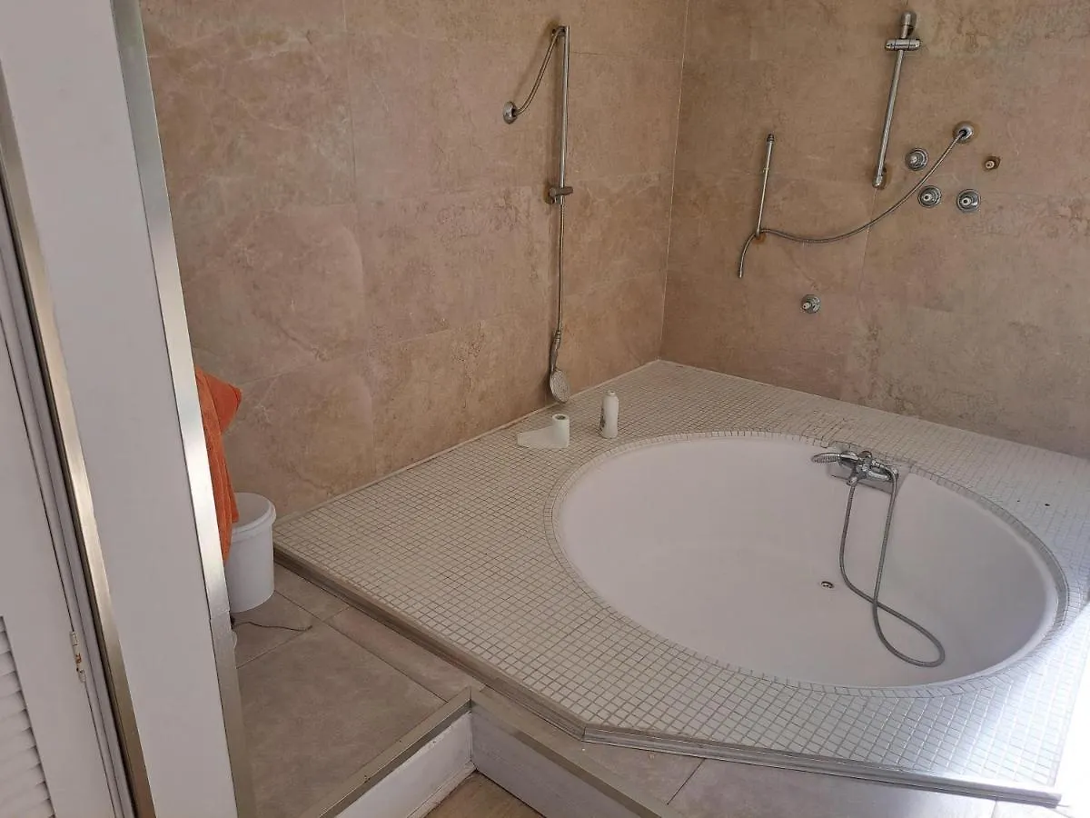 Private Suites In Huge Penthouse 1St Line Puerto Banus, Incredible Views, Jacuzzis Marbella Spanje