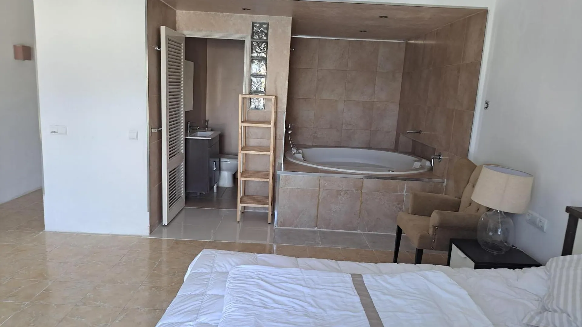 Accommodatie bij particulieren Private Suites In Huge Penthouse 1St Line Puerto Banus, Incredible Views, Jacuzzis Marbella