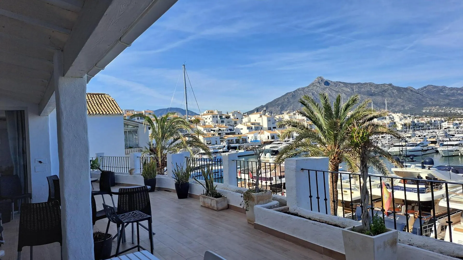 Accommodatie bij particulieren Private Suites In Huge Penthouse 1St Line Puerto Banus, Incredible Views, Jacuzzis Marbella