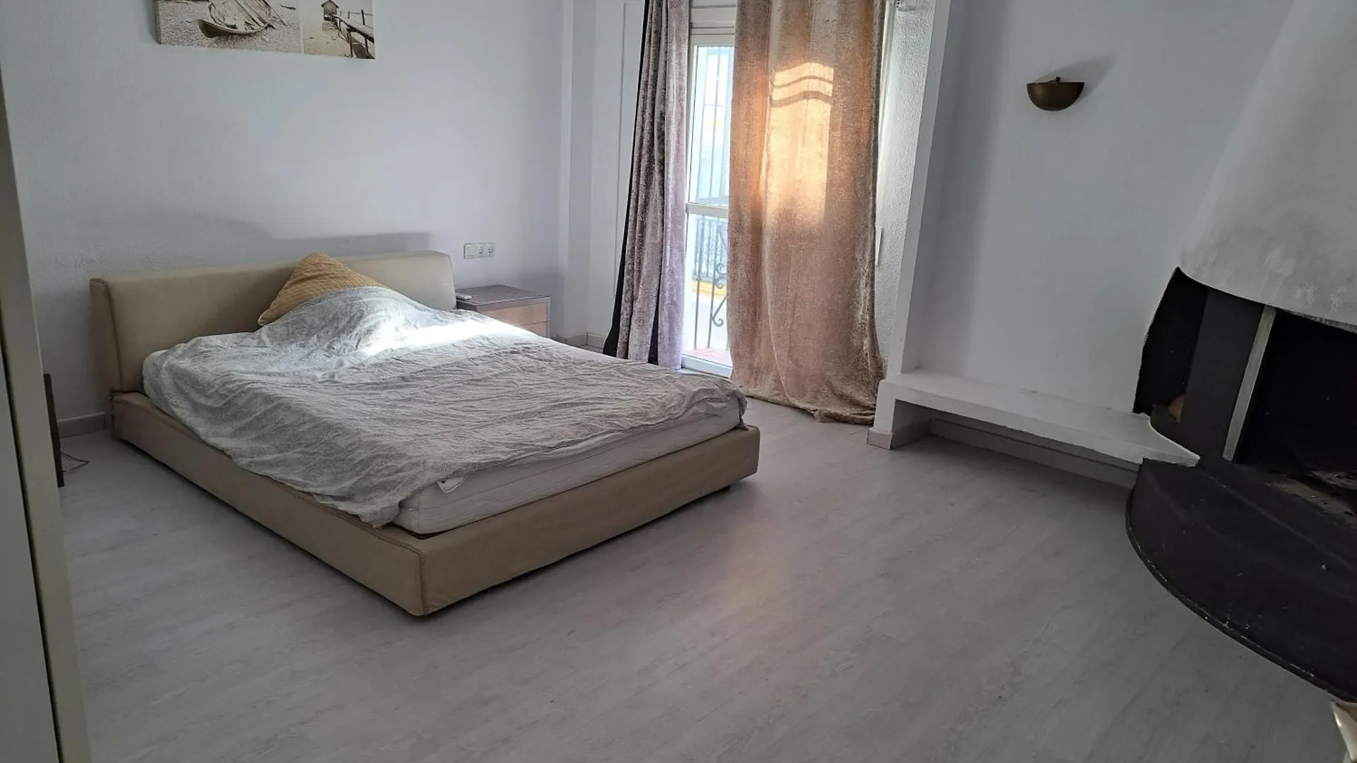 Private Suites In Huge Penthouse 1St Line Puerto Banus, Incredible Views, Jacuzzis Marbella Homestay